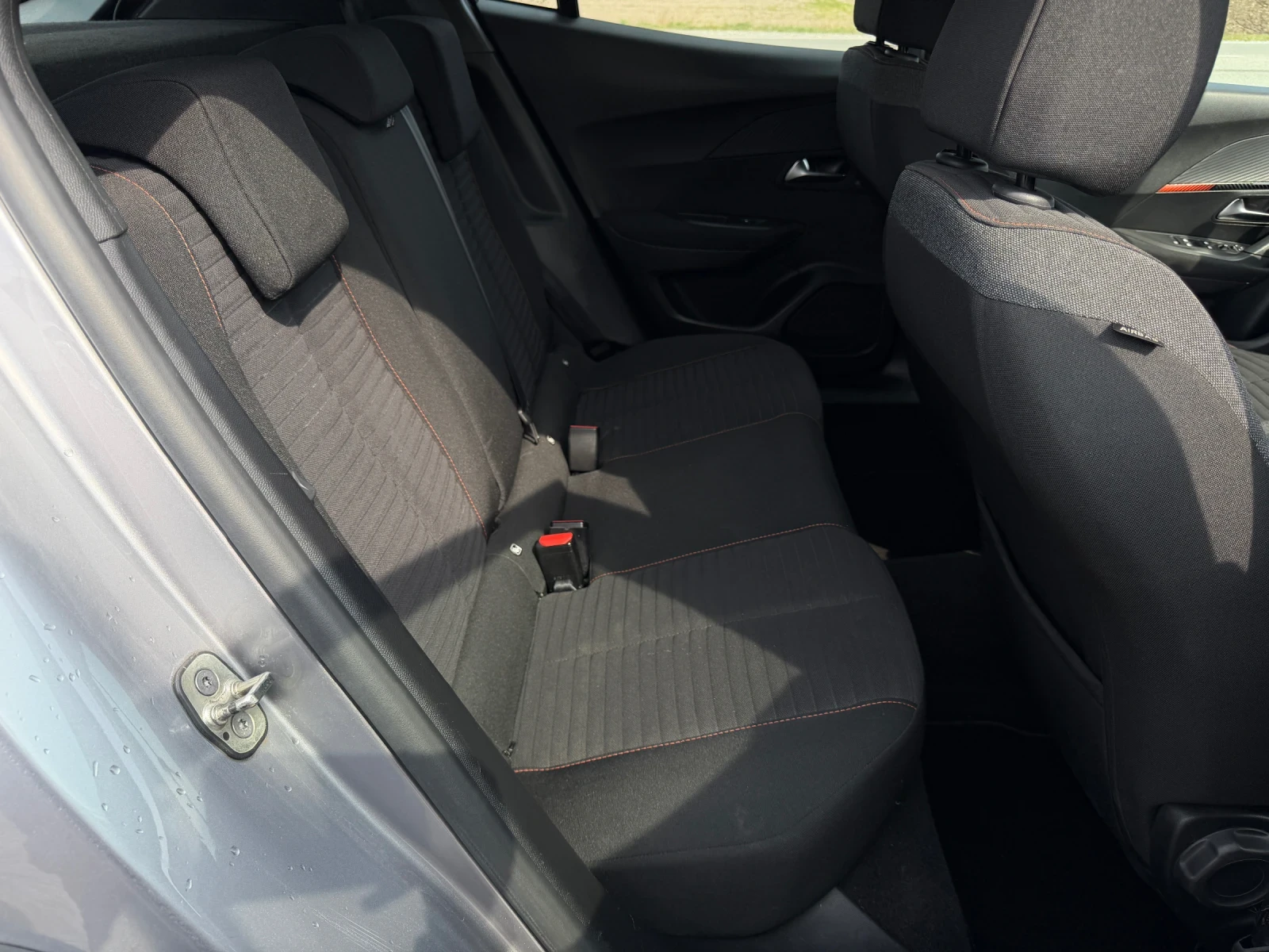 Peugeot 208 1.5 HDI Price excluding VAT 9700 , снимка 9 - Автомобили и джипове - 53887863