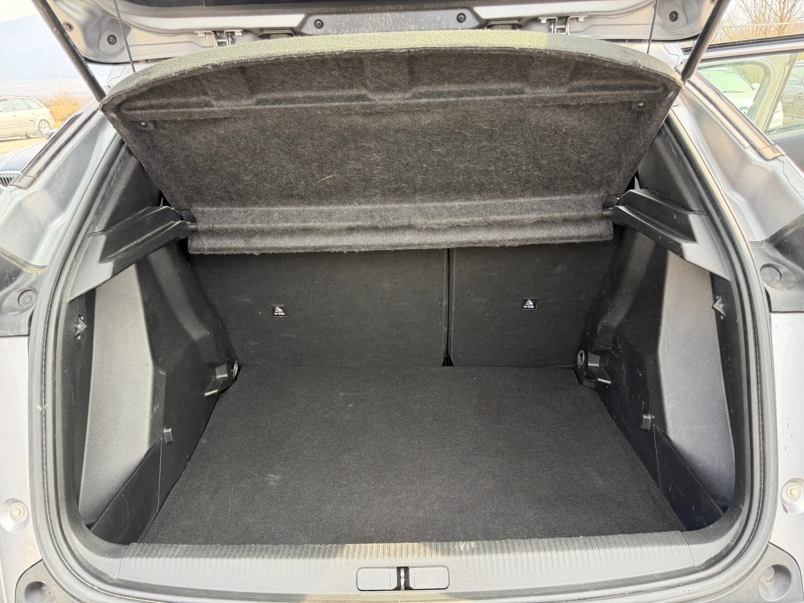 Peugeot 208 1.5 HDI Price excluding VAT 9700 , снимка 10 - Автомобили и джипове - 53887863