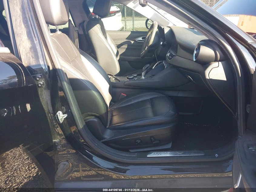 Alfa Romeo Giulia 2l Ti Rwd, снимка 5 - Автомобили и джипове - 54387251