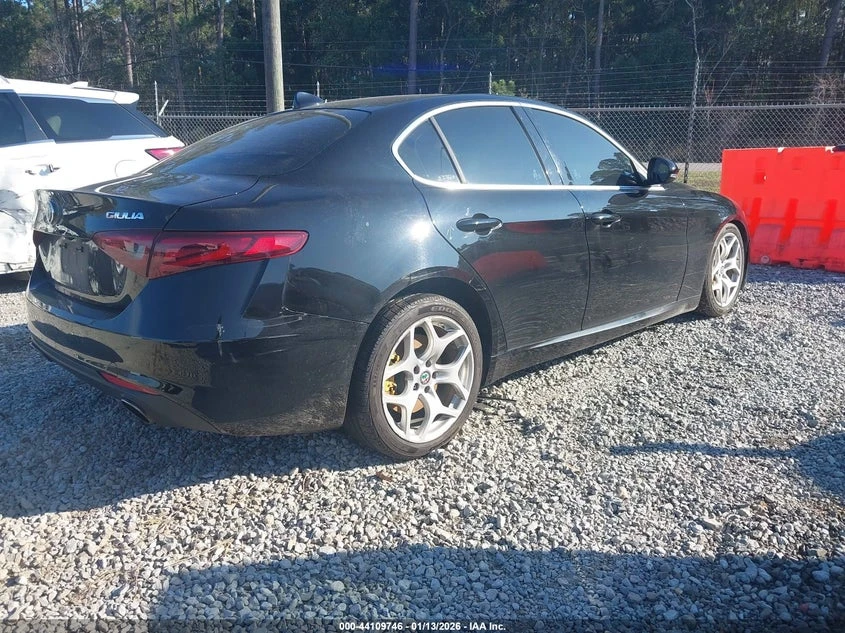Alfa Romeo Giulia 2l Ti Rwd, снимка 4 - Автомобили и джипове - 54387251