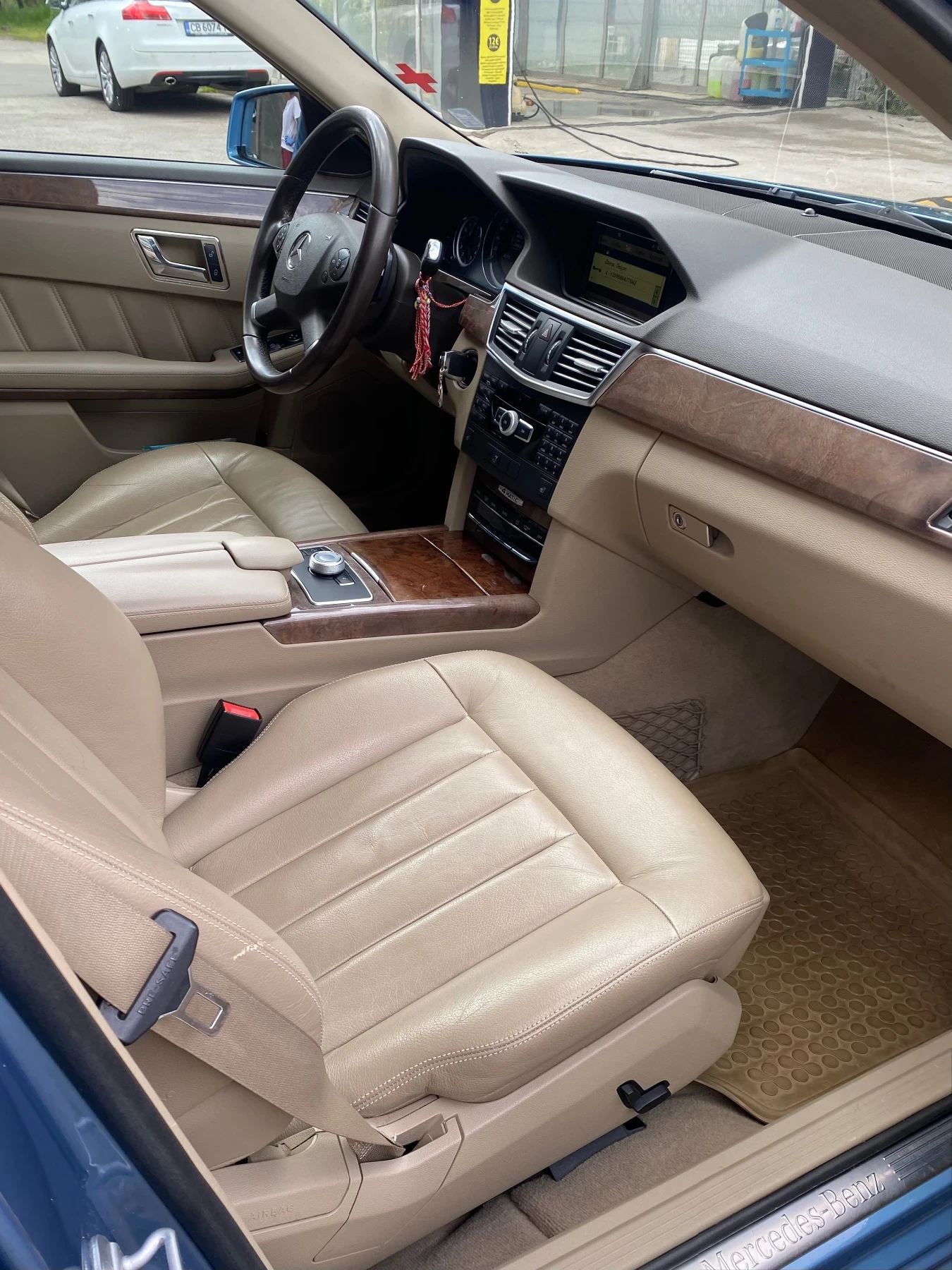 Mercedes-Benz E 350, снимка 11 - Автомобили и джипове - 54575477