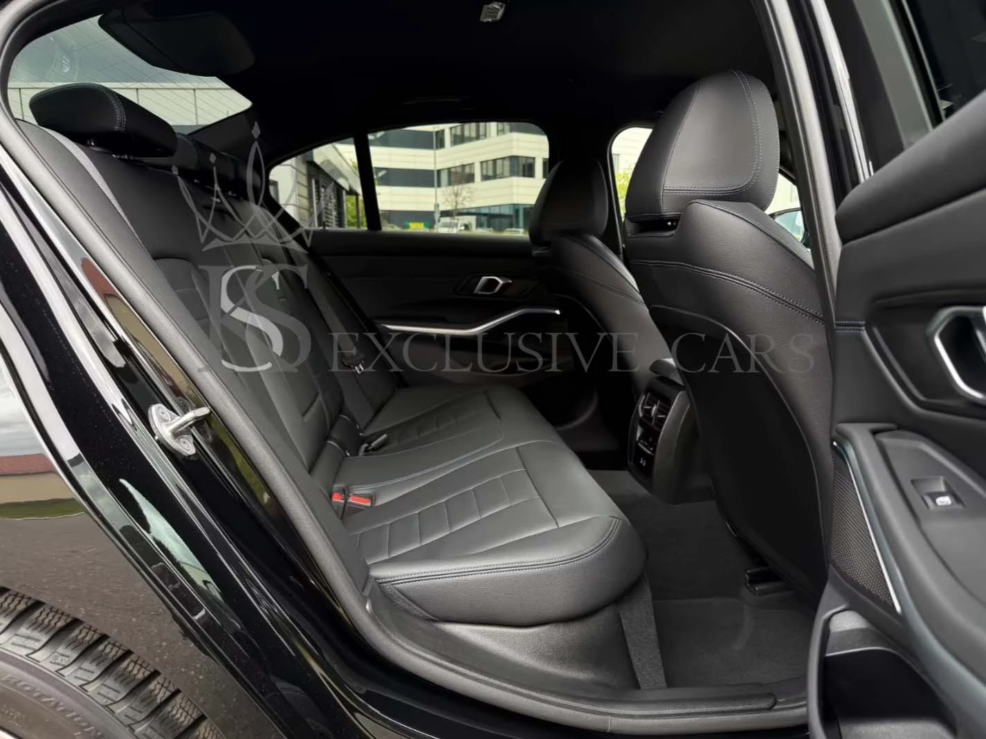 BMW 320 i M-SPORT* HUD* MEMMORY* , снимка 11 - Автомобили и джипове - 54848307