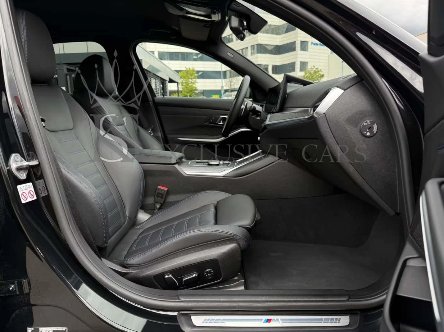 BMW 320 i M-SPORT* HUD* MEMMORY* , снимка 5 - Автомобили и джипове - 54848307