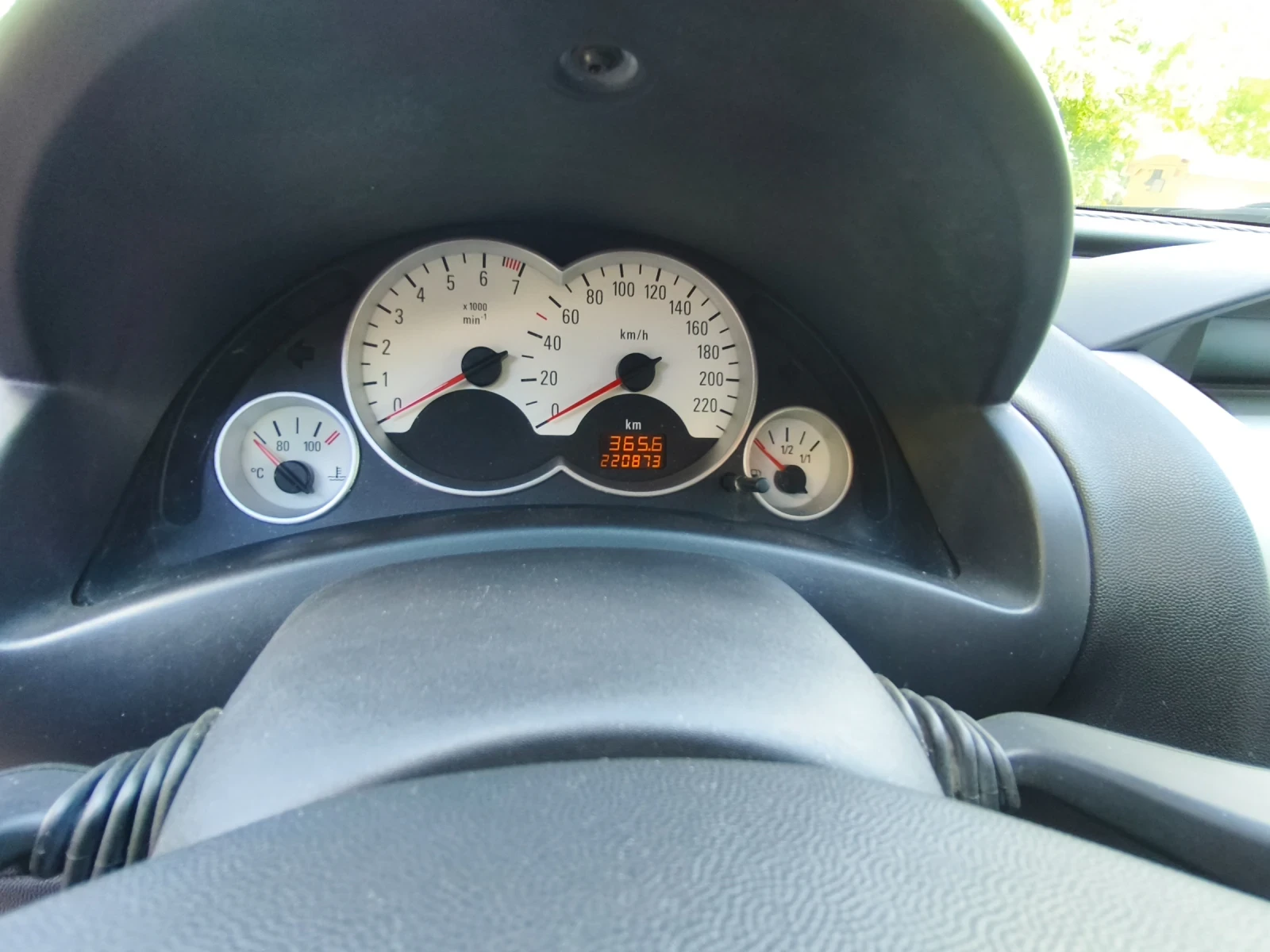 Opel Corsa 1.8 GSI, снимка 11 - Автомобили и джипове - 55161082