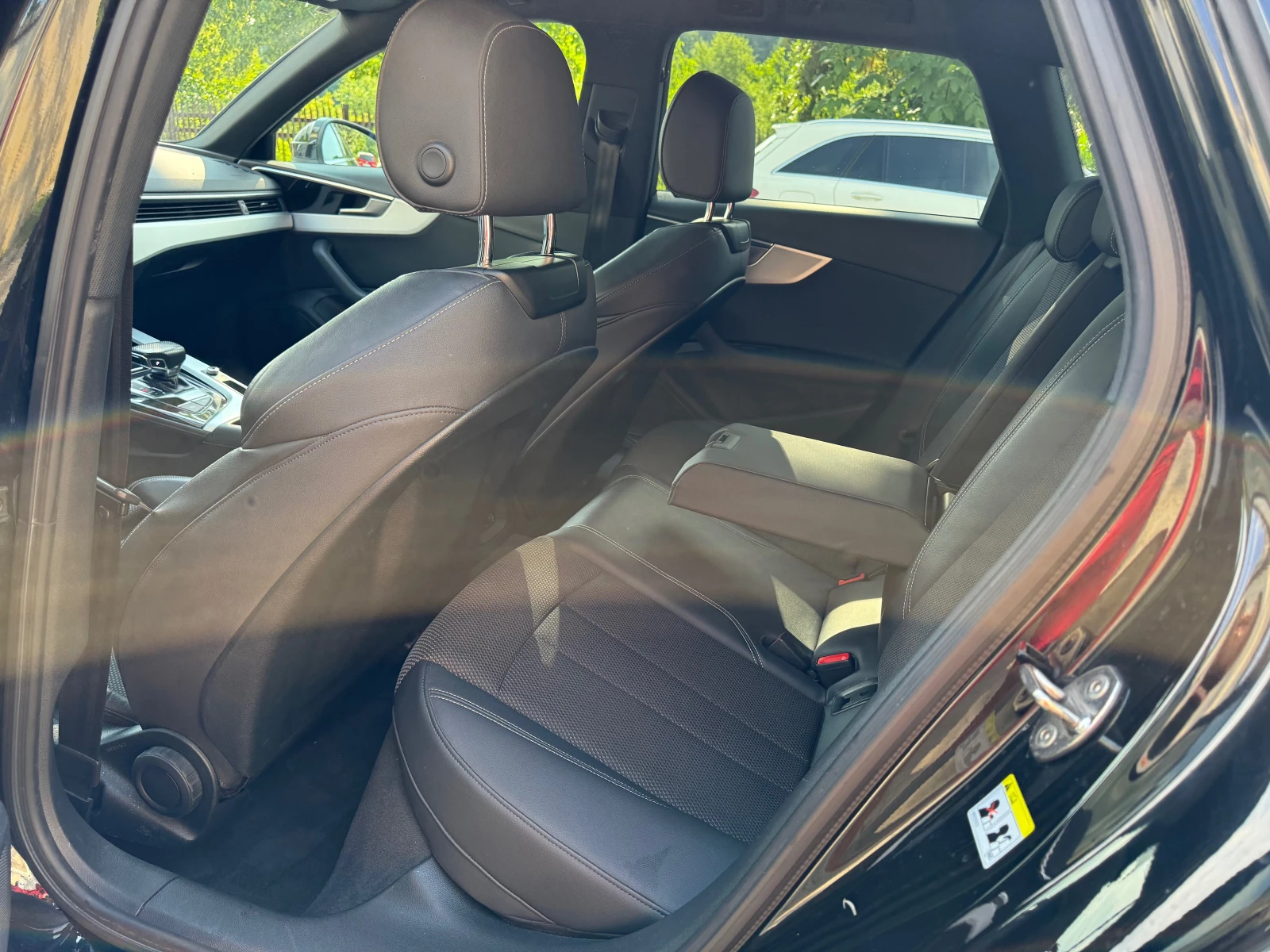 Audi A4 S-Line* FUUL Ekstri* 10.2022г* кожен салон* , снимка 12 - Автомобили и джипове - 55400508