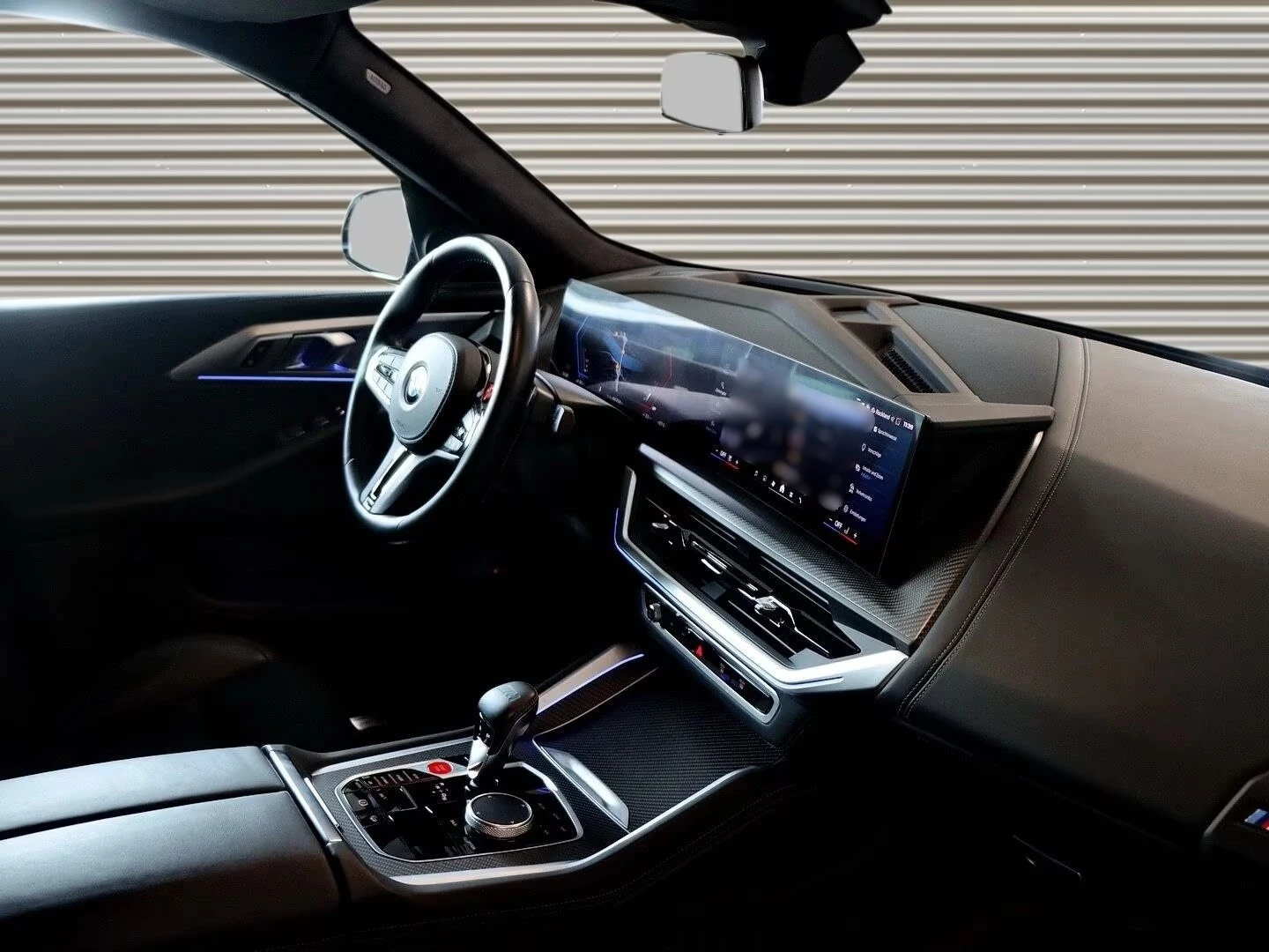 BMW XM 4.4 V8/ ICONIC GLOW/ SHADOW LINE / HUD / H&K / 360, снимка 13 - Автомобили и джипове - 55411495