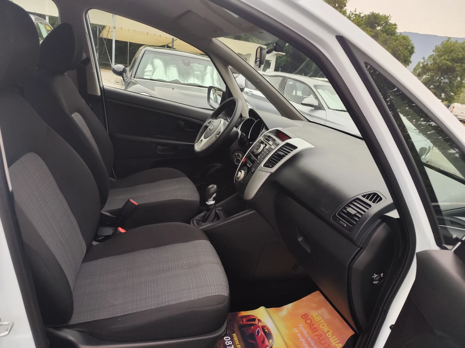 Kia Venga 1.4i* ГАЗ* ЕURO5B* , снимка 11 - Автомобили и джипове - 55429503
