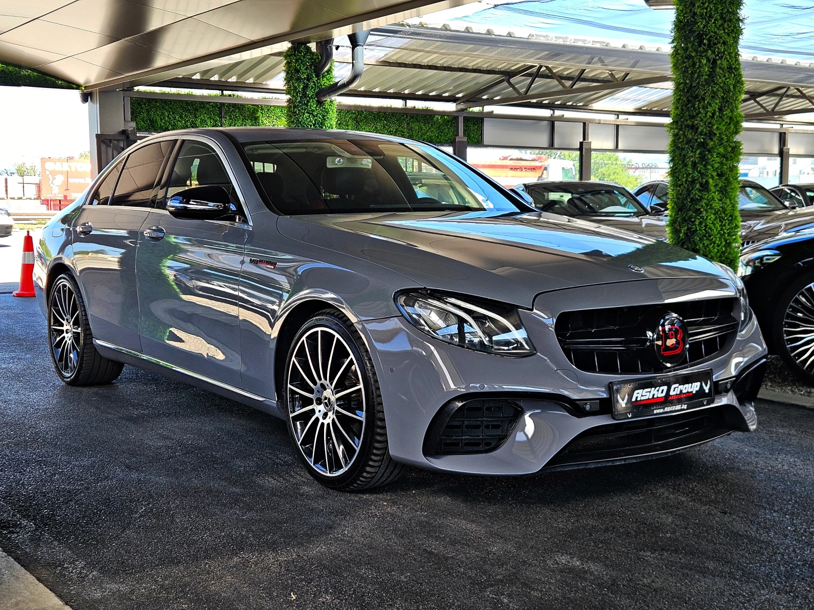 Mercedes-Benz E 220 BRABUS/NARDO GREY/DIGITAL/CAMERA/ПОДГРЕВ/CAR PLAY, снимка 3 - Автомобили и джипове - 55492304
