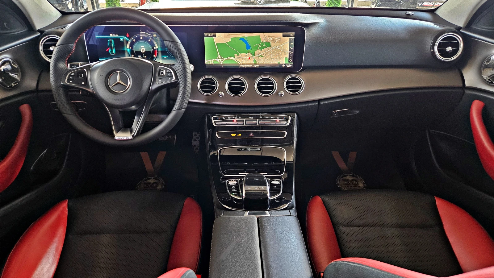 Mercedes-Benz E 220 BRABUS/NARDO GREY/DIGITAL/CAMERA/ПОДГРЕВ/CAR PLAY, снимка 9 - Автомобили и джипове - 55492304