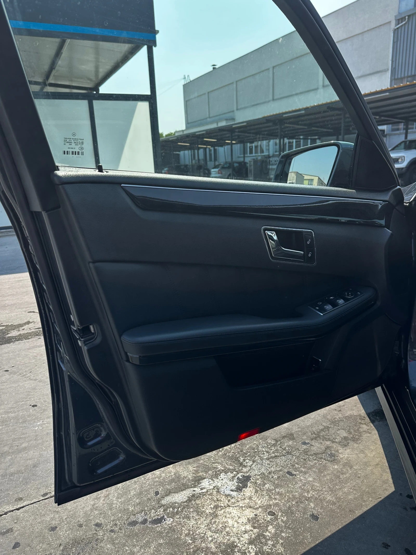 Mercedes-Benz E 250, снимка 10 - Автомобили и джипове - 56048920