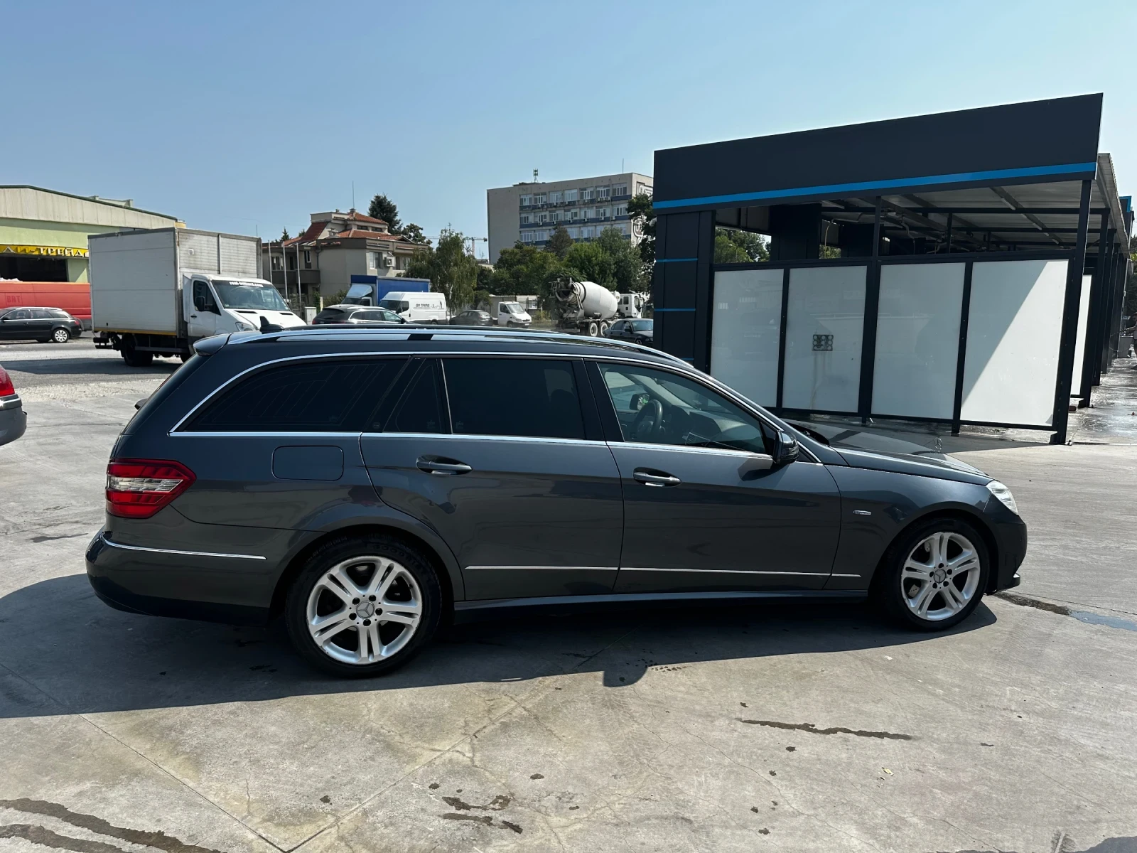 Mercedes-Benz E 250, снимка 4 - Автомобили и джипове - 56048920