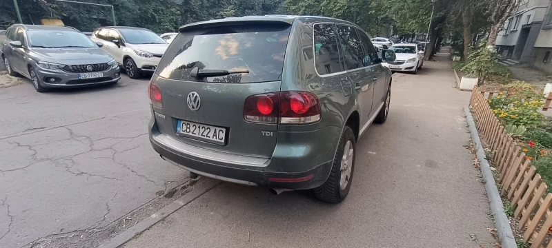 VW Touareg 2.5 tdi, снимка 2 - Автомобили и джипове - 47122754