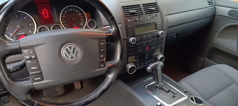 VW Touareg 2.5 tdi, снимка 6 - Автомобили и джипове - 47122754