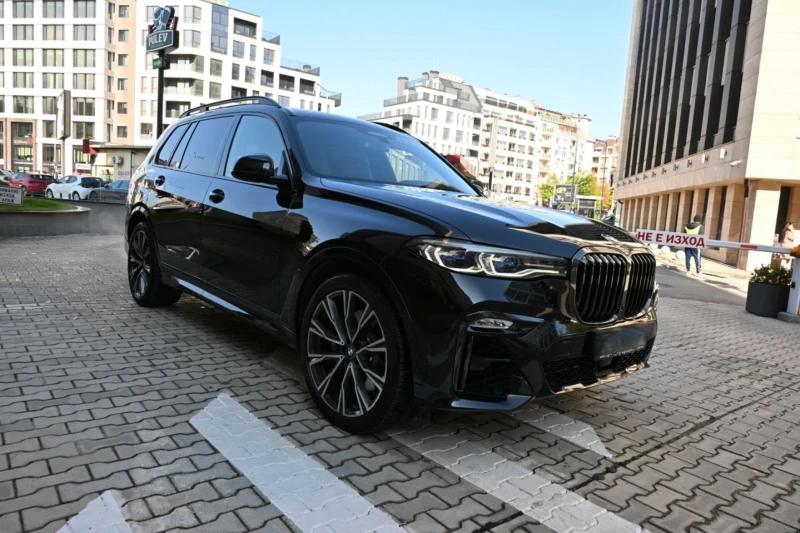 BMW X7 M50i//Headap//Tv//pano//softclose //full, снимка 2 - Автомобили и джипове - 52546504