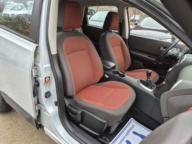 Nissan Qashqai 1.5dci 106к.с Acenta 6 скорости , снимка 12 - Автомобили и джипове - 52503097