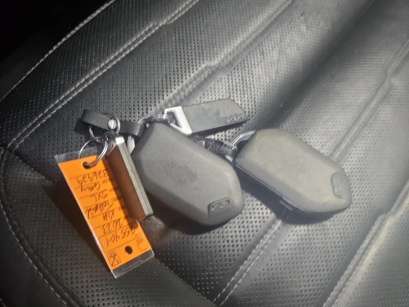 Kia Telluride SX LIMITED-4D UTILITY AWD * Carfax * , снимка 11 - Автомобили и джипове - 53120367