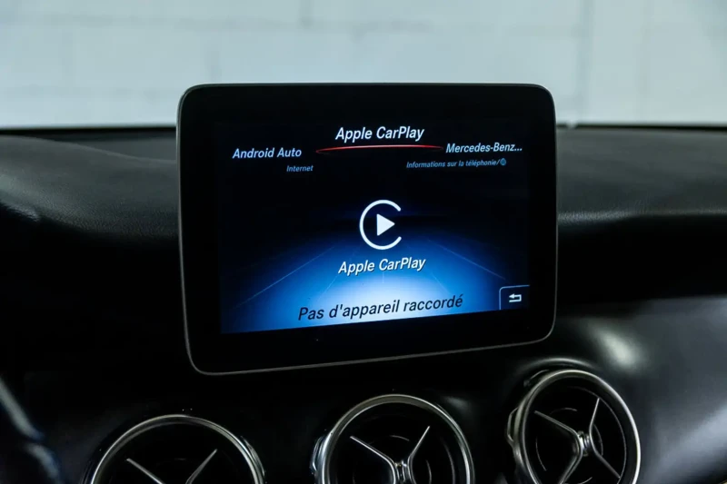 Mercedes-Benz GLA 250 4MATIC* APPLE CARPLAY* PANORAMA* ПОДГРЕВ, снимка 10 - Автомобили и джипове - 53286103