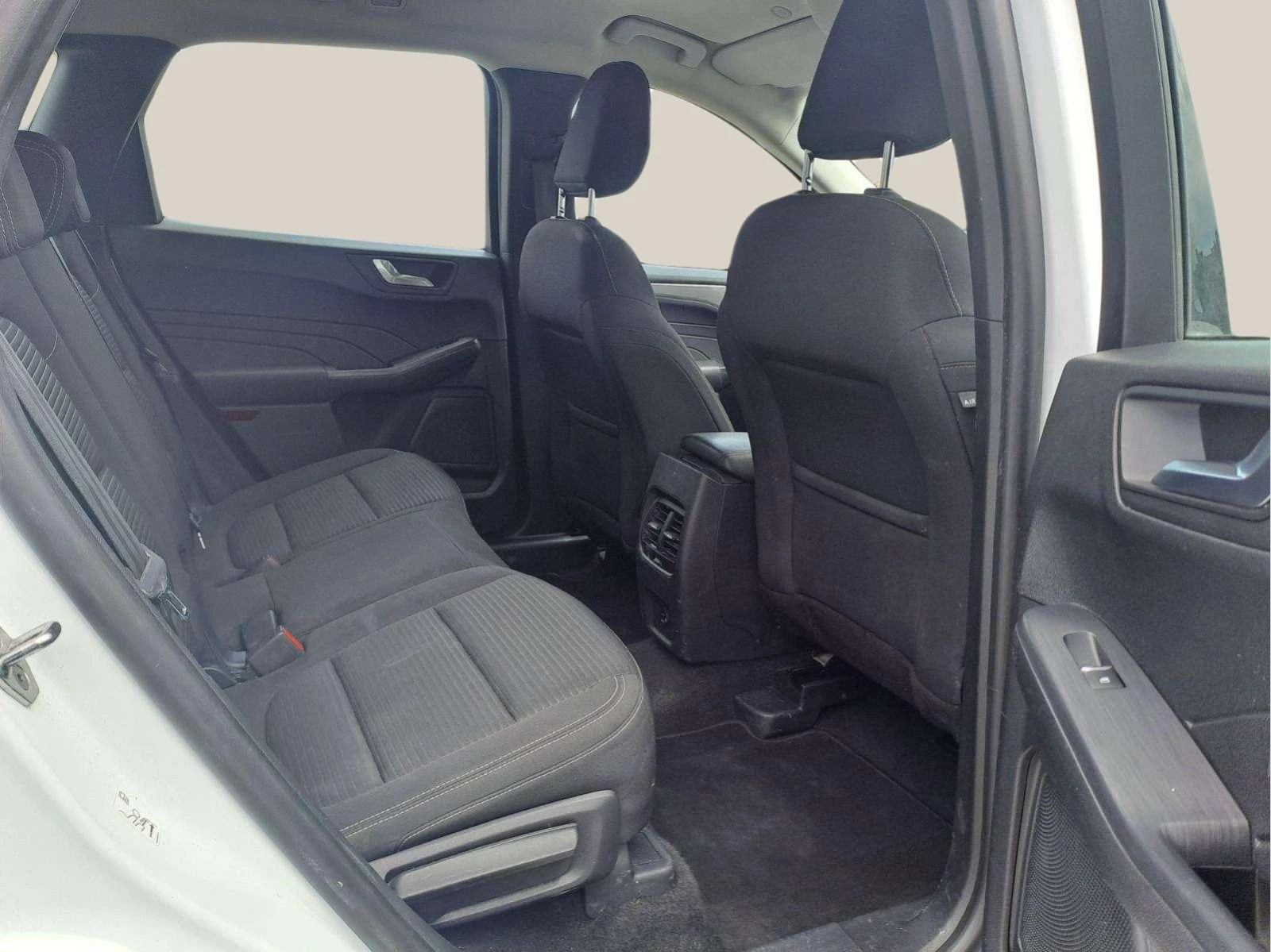 Ford Kuga 2.5 FHEV - изображение 10