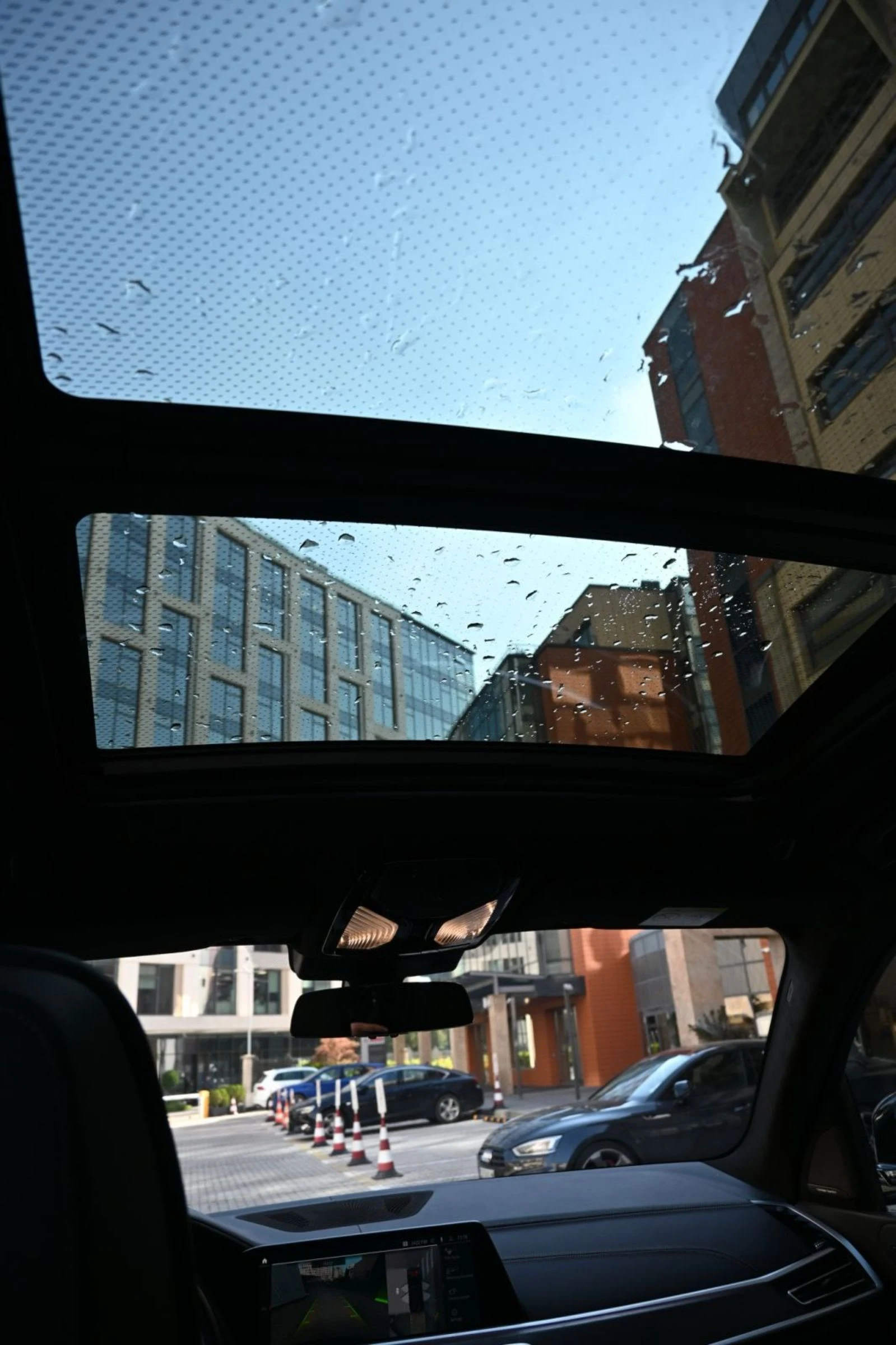 BMW X7 M50i//Headap//Tv//pano//softclose //full | Mobile.bg   15