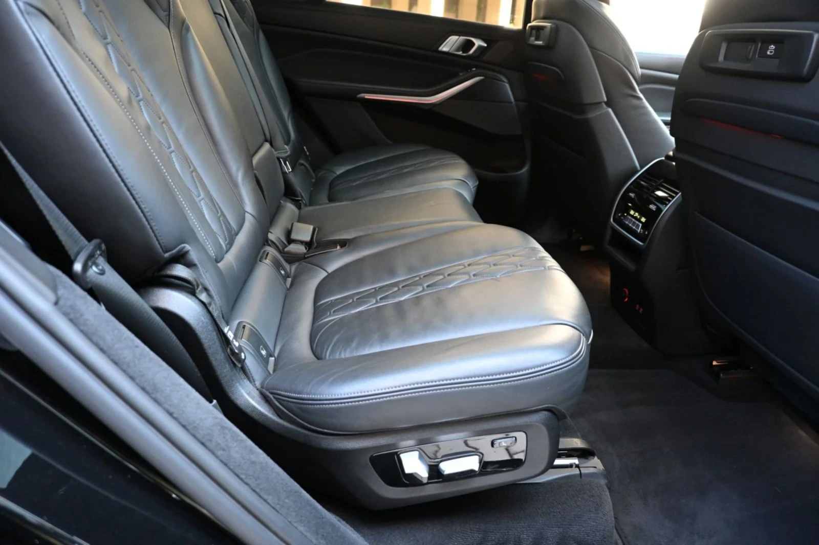 BMW X7 M50i//Headap//Tv//pano//softclose //full | Mobile.bg   11