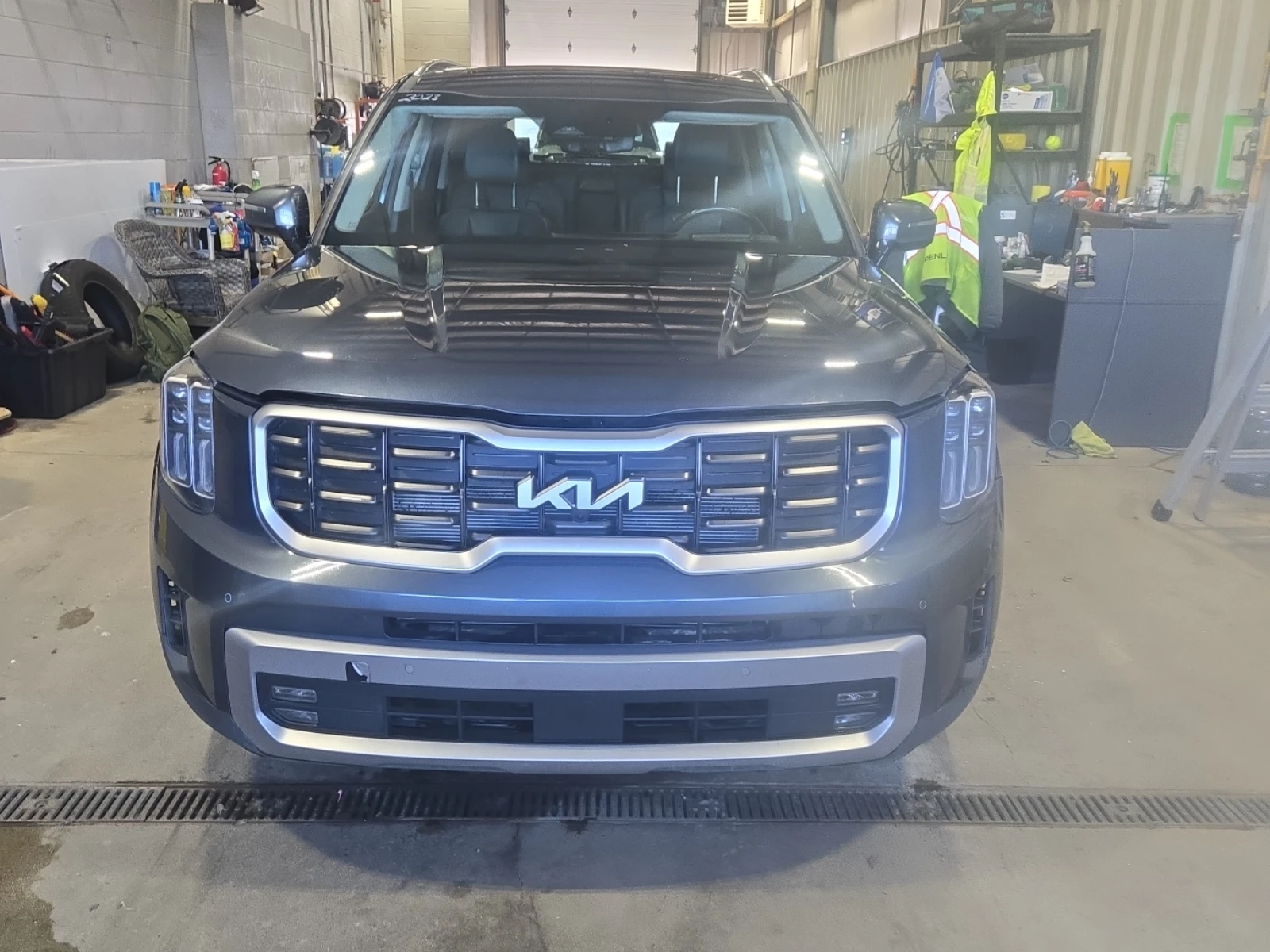 Kia Telluride SX LIMITED-4D UTILITY AWD * Carfax *  - изображение 2