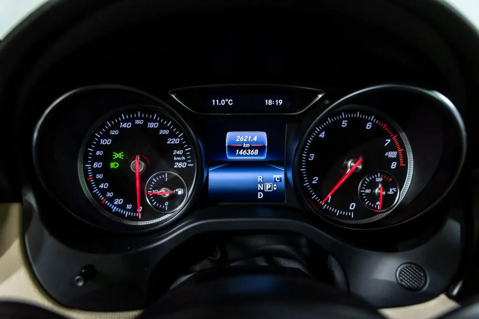 Mercedes-Benz GLA 250 4MATIC* APPLE CARPLAY* PANORAMA* ПОДГРЕВ - изображение 9