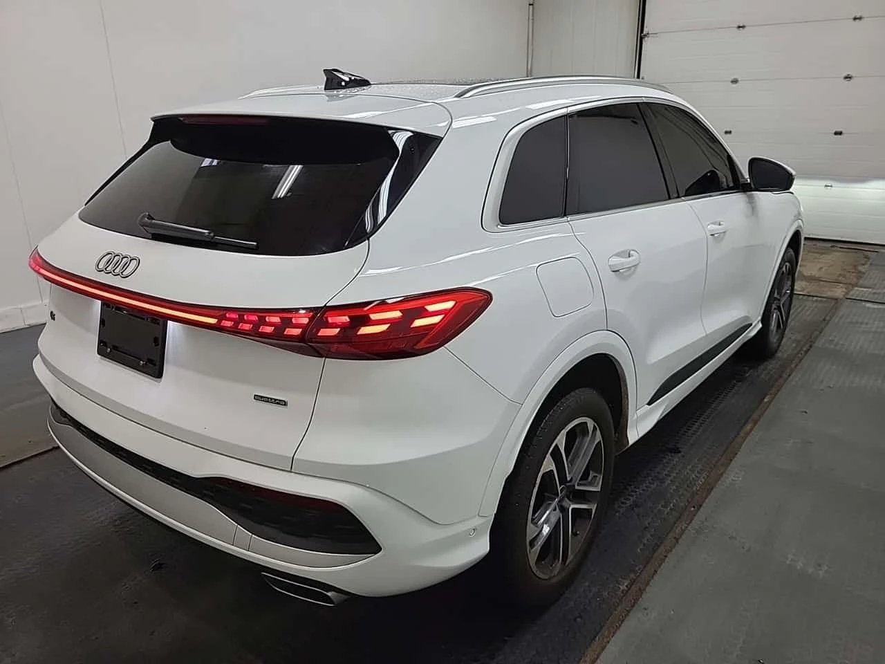 Audi Q5 Progressiv/ДИСТРОНИК/ПАНОРАМА/360 CAM, снимка 3 - Автомобили и джипове - 53727457