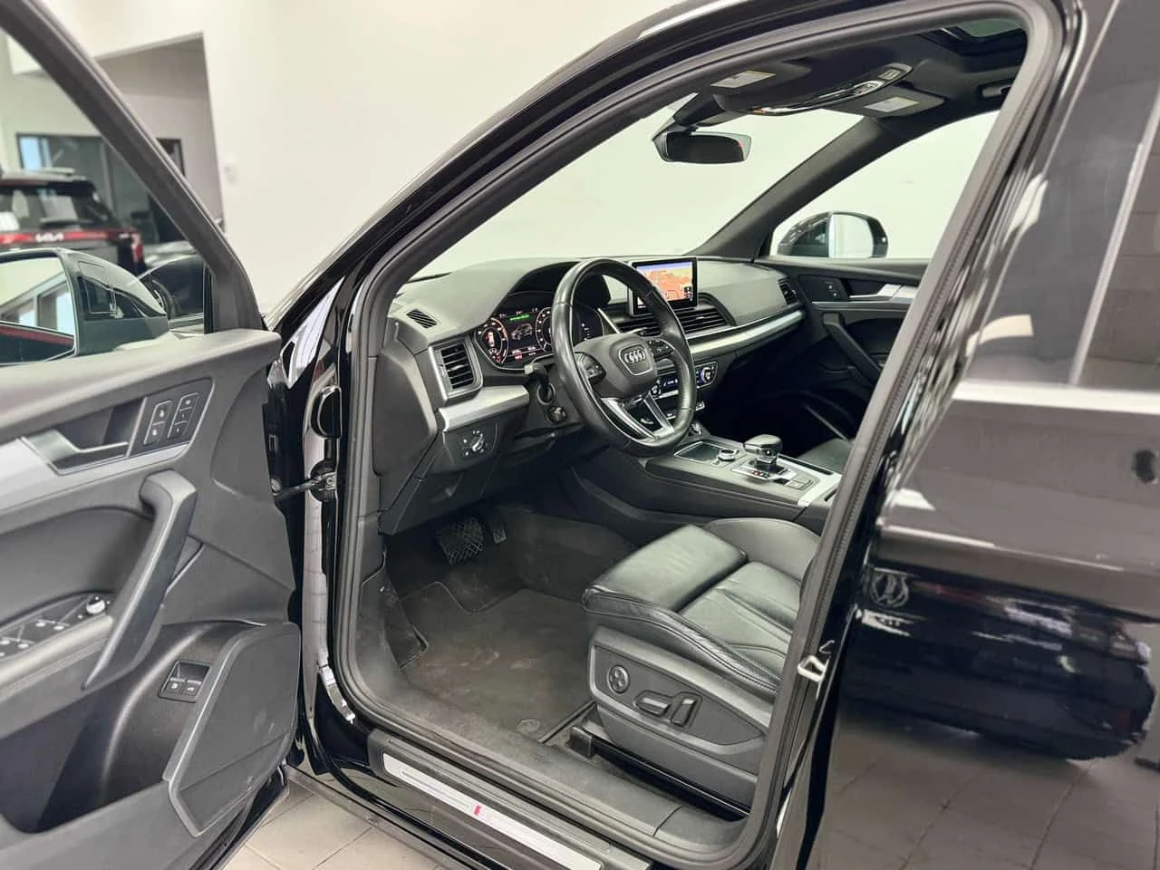 Audi Q5 * Progressiv 55 TFSI e quattro * CARFAX * ЦЕНА ДО , снимка 8 - Автомобили и джипове - 53749397