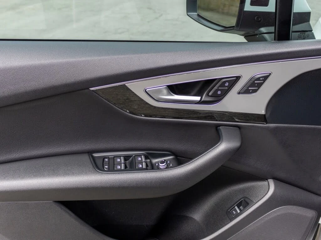Audi Q7 55 TFSI * Progressiv* АвтоКредит* (ЦЕНА ДО БГ), снимка 17 - Автомобили и джипове - 54556593