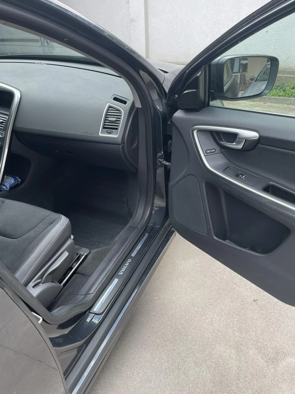 Volvo XC60 D5, снимка 6 - Автомобили и джипове - 54736054