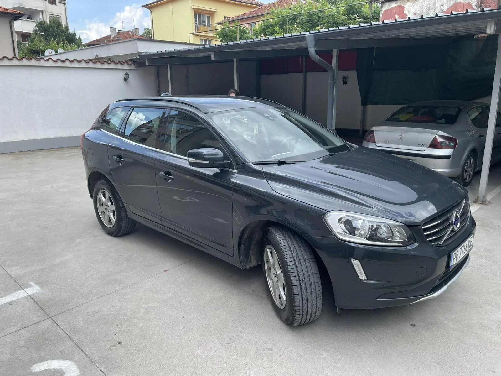 Volvo XC60 D5, снимка 2 - Автомобили и джипове - 54736054