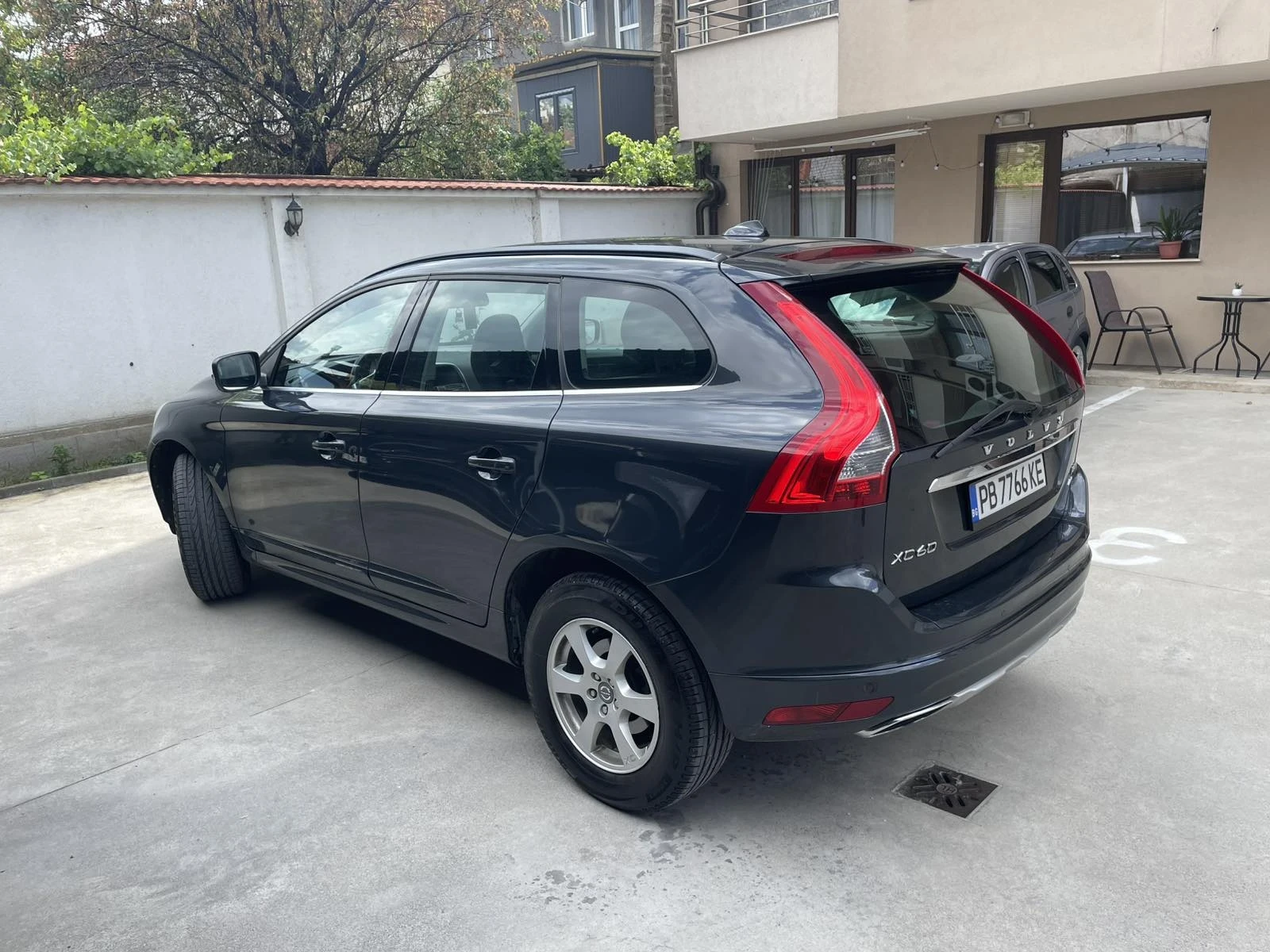 Volvo XC60 D5, снимка 3 - Автомобили и джипове - 54736054