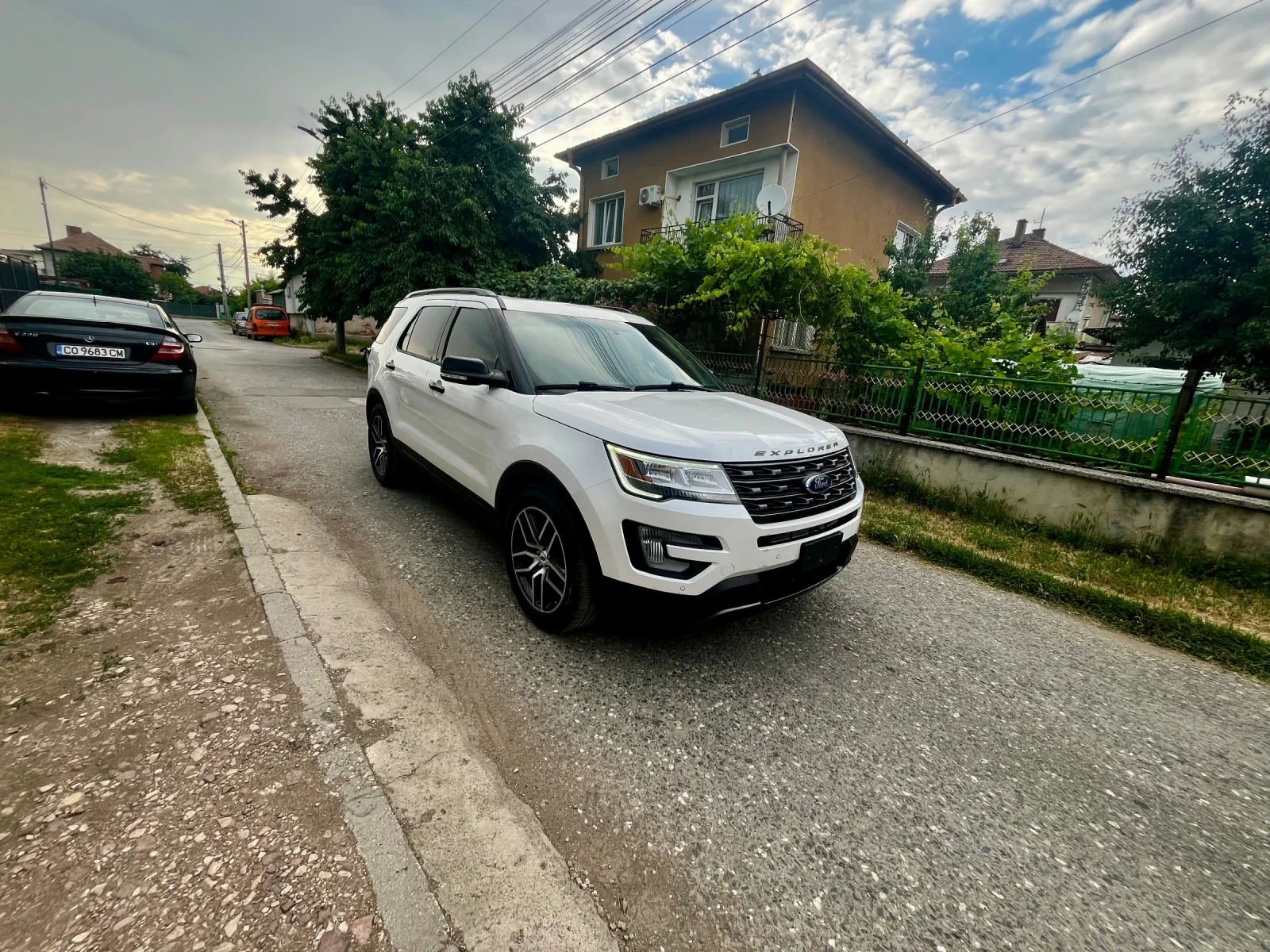 Ford Explorer 3.5 Ecoboost, снимка 3 - Автомобили и джипове - 55015651