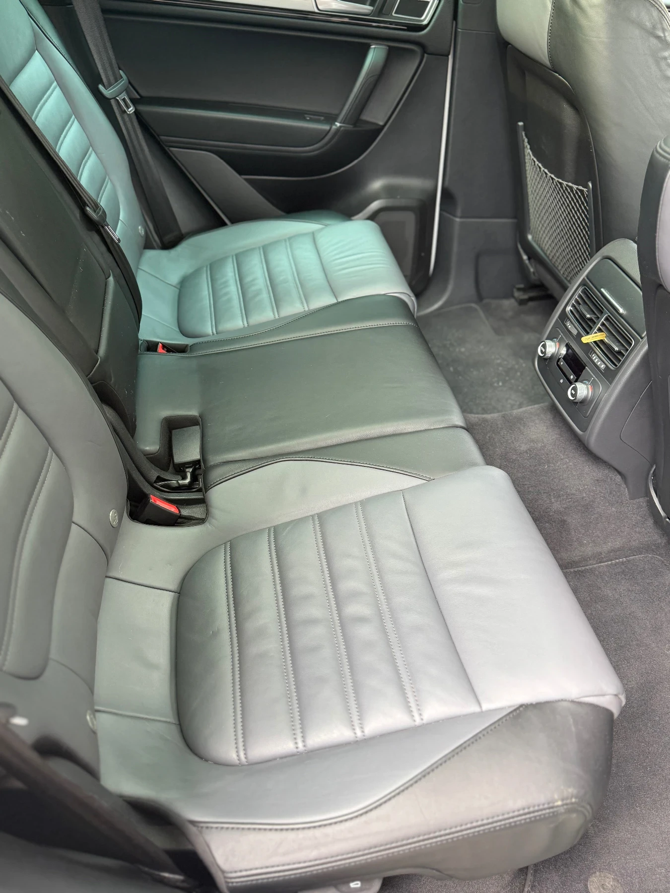 VW Touareg, снимка 8 - Автомобили и джипове - 56657388