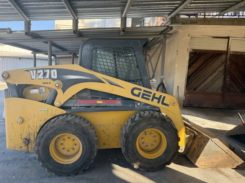 Мини челни товарачи GEHL V270, снимка 4 - Индустриална техника - 52812798