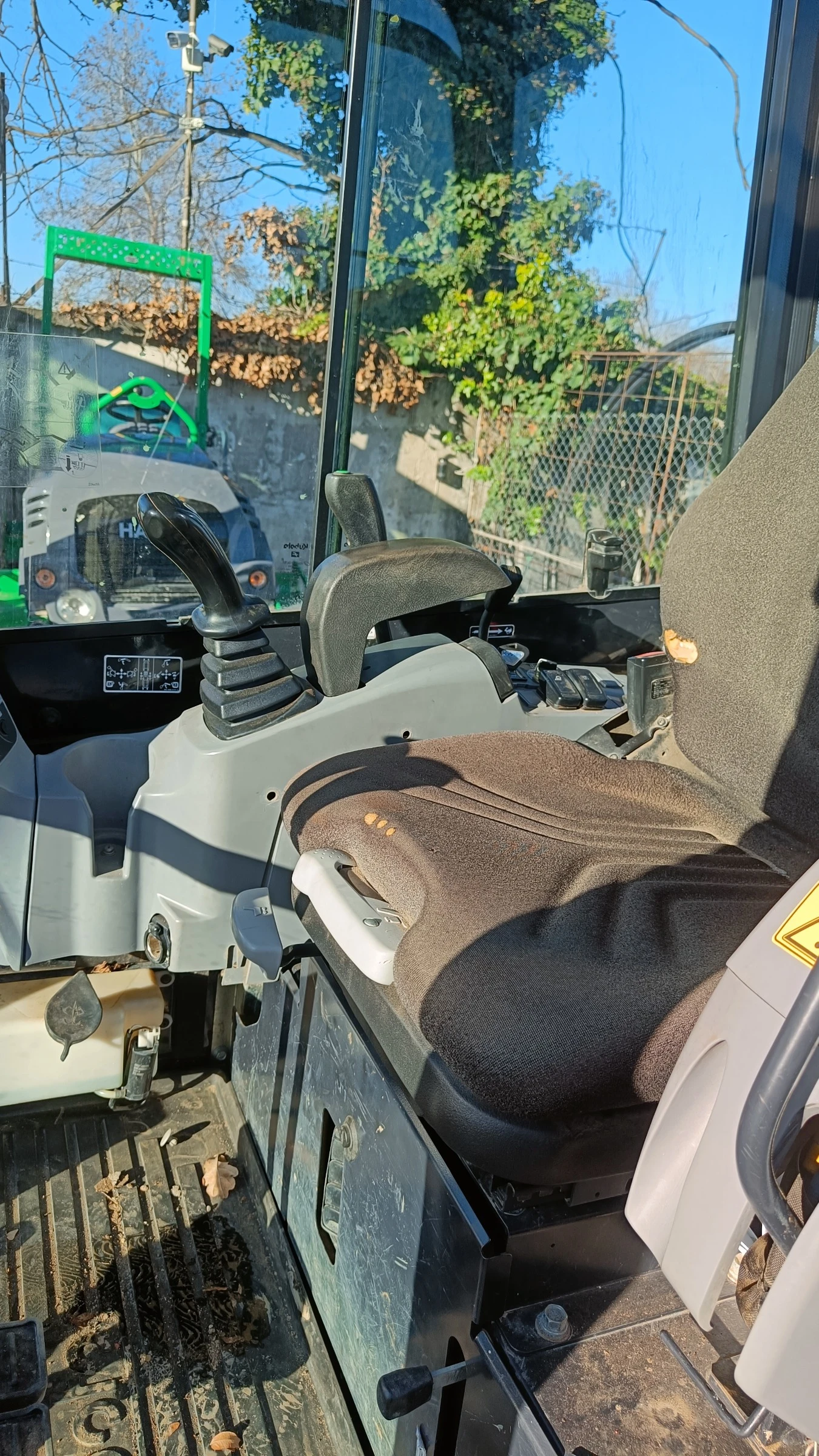 ����� Kubota U27-4 | Mobile.bg � ����������� 5