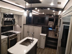 Каравана Други Jayco North Point 382FLRB, снимка 6