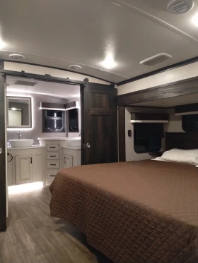 Каравана Други Jayco North Point 382FLRB, снимка 12