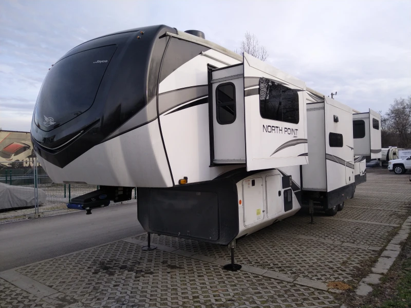 Каравана Други Jayco North Point 382FLRB, снимка 5 - Каравани и кемпери - 48838611