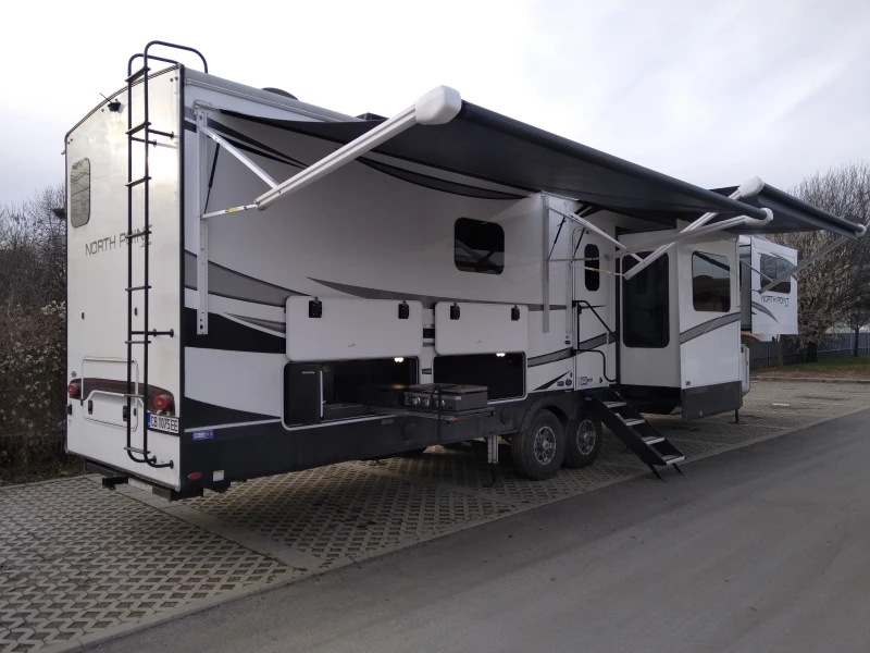 Каравана Други Jayco North Point 382FLRB, снимка 2 - Каравани и кемпери - 48838611