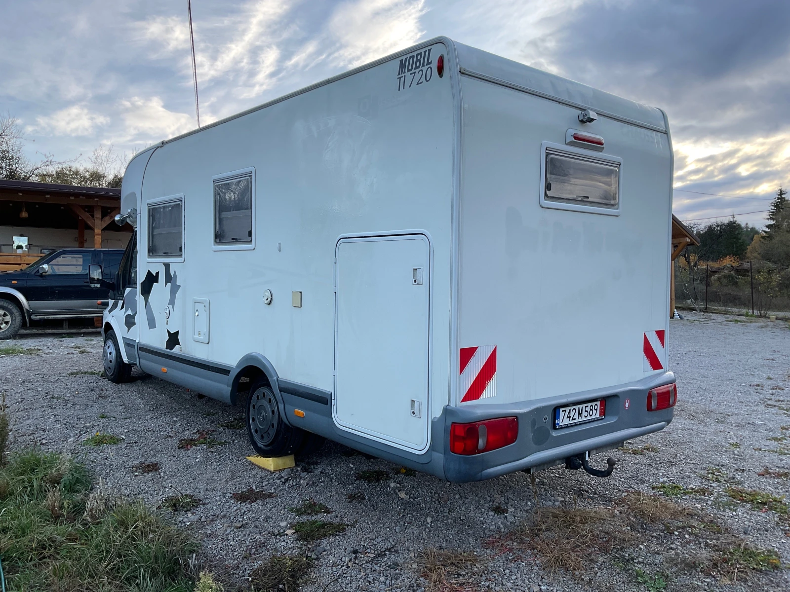 Кемпер Ford Challenger Chausson - изображение 4