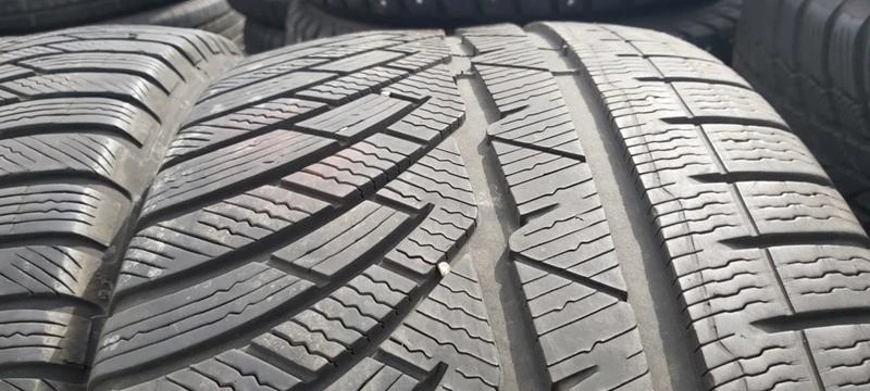 Гуми Зимни 255/40R19, снимка 5 - Гуми и джанти - 30919157