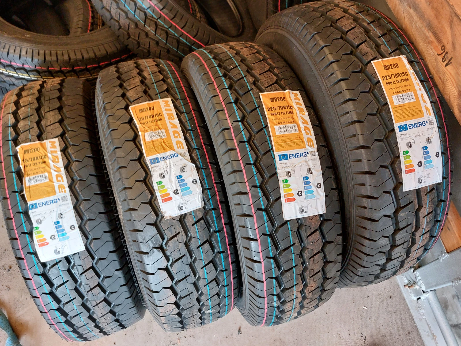 ���� 225/70R15 | Mobile.bg � ����������� 1