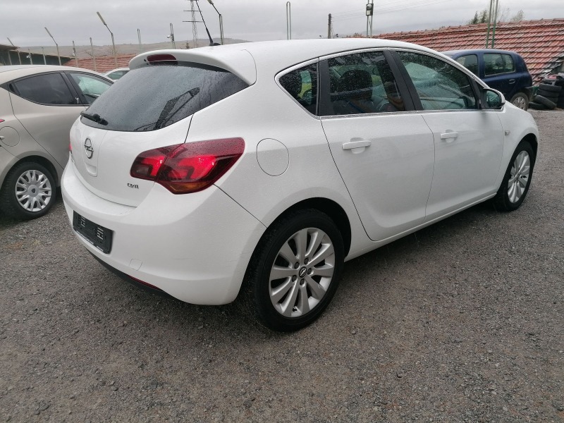 Opel Astra 1.7.CDTI 110ks. EVRO 5, снимка 6 - Автомобили и джипове - 46355149