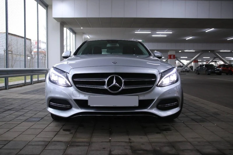 Mercedes-Benz C 220 Ambient/Panorama/Burmester/Lizing, снимка 2 - Автомобили и джипове - 45314404