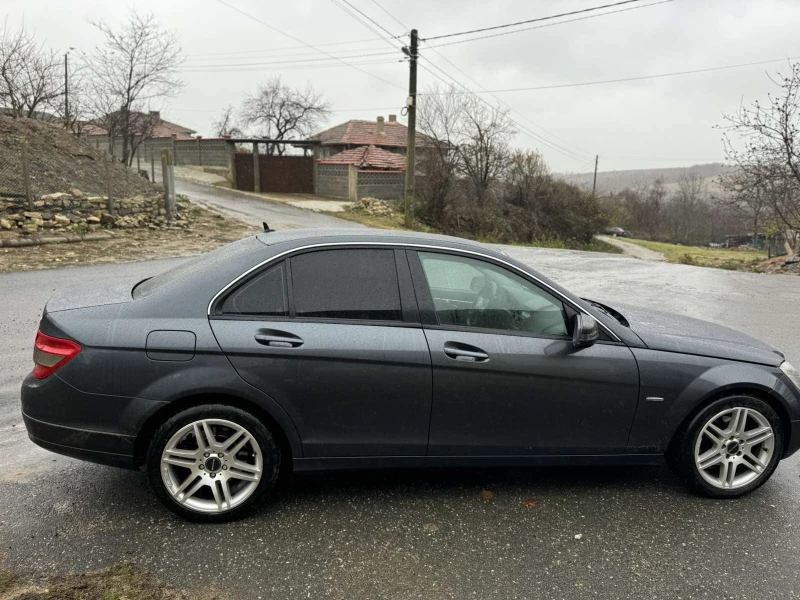 Mercedes-Benz C 220, снимка 4 - Автомобили и джипове - 48209848