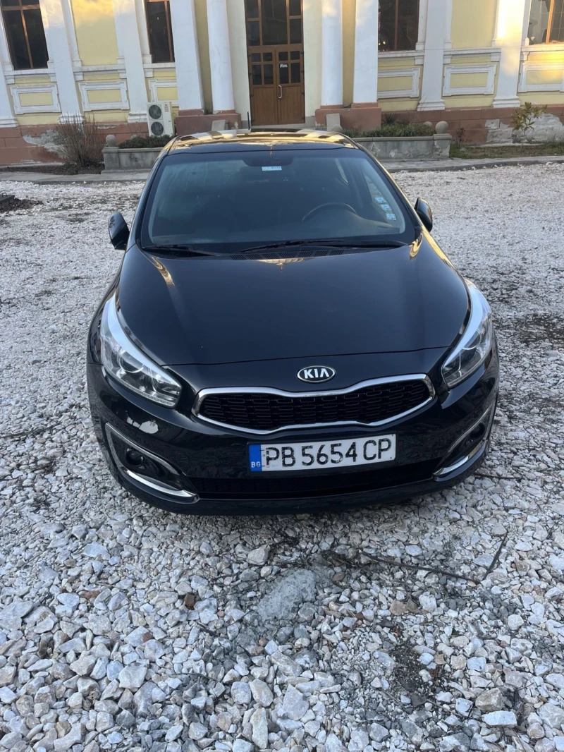 Kia Ceed CRDI, снимка 1 - Автомобили и джипове - 48558775