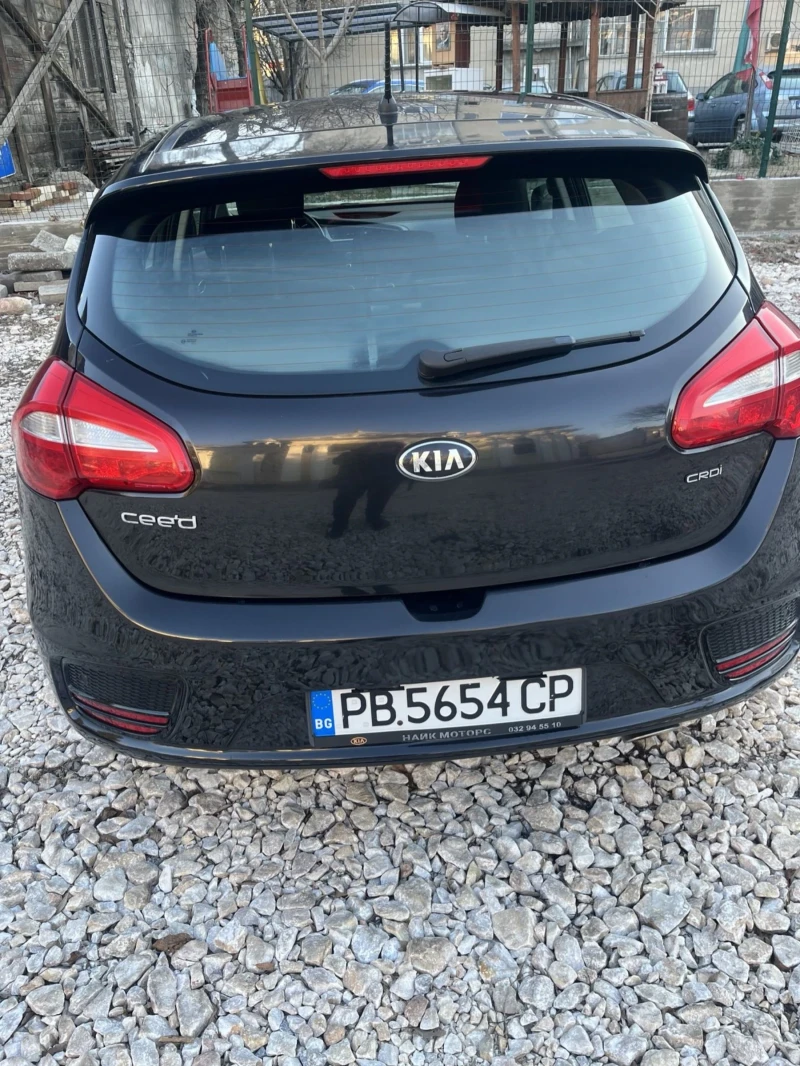 Kia Ceed CRDI, снимка 2 - Автомобили и джипове - 48558775