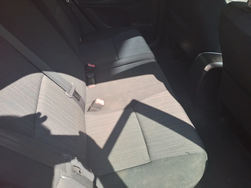 Toyota Auris 1.4 diesel, снимка 7 - Автомобили и джипове - 51924441