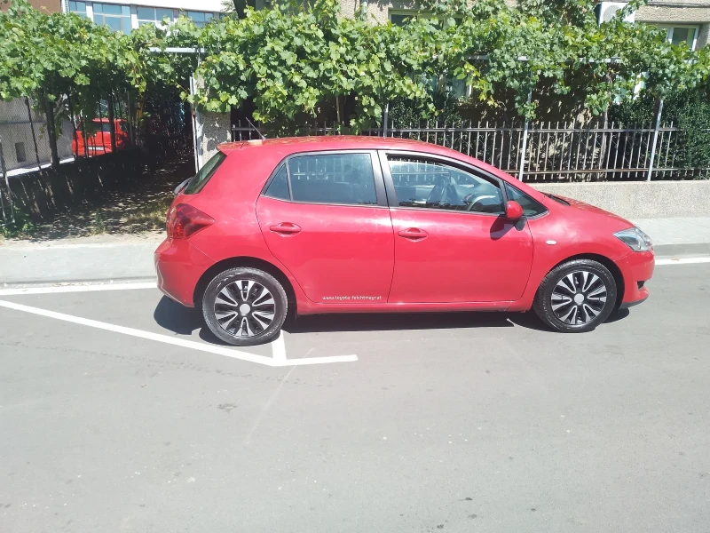 Toyota Auris 1.4 diesel, снимка 4 - Автомобили и джипове - 51924441